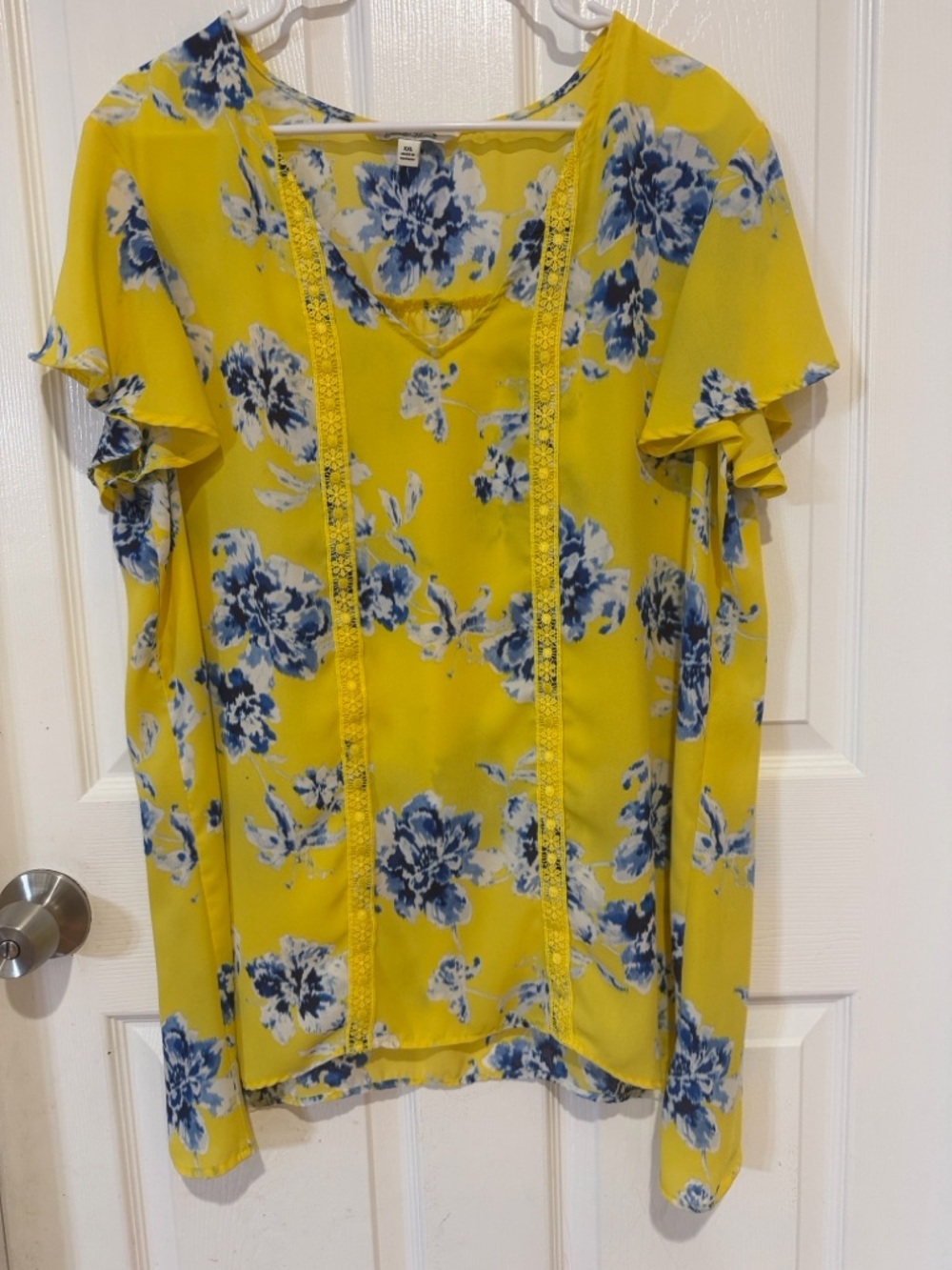 The pioneer Woman “Country Floral” Flutter Sleeve Lace Accent XXL